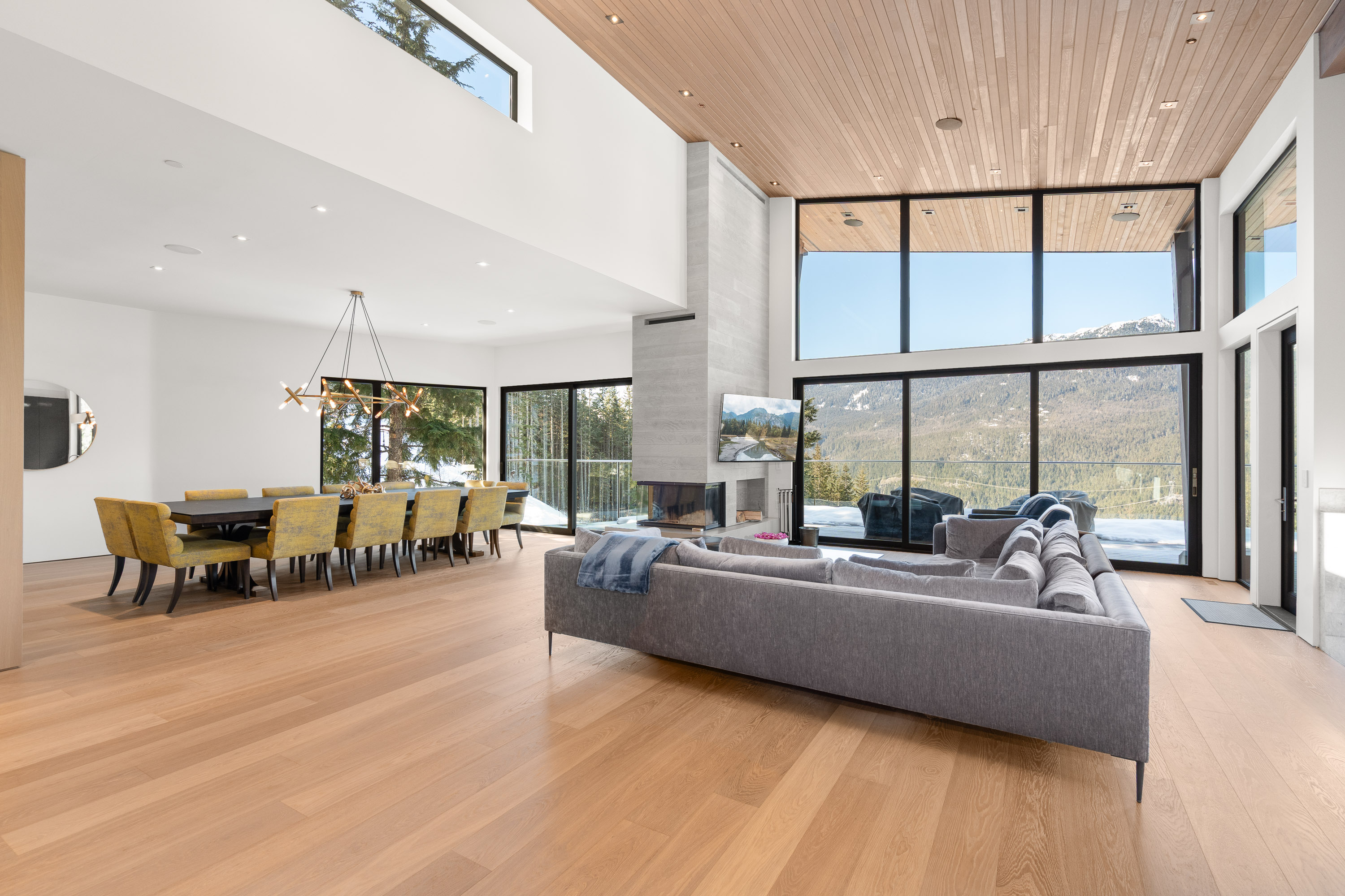 Luxury Kadenwood property interior 7